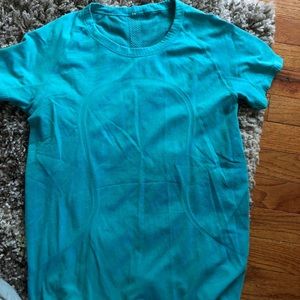 Lululemon stretchy T-shirt